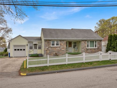 78 Crossland Rd, West Warwick, RI, 02893-1341 | Card Image