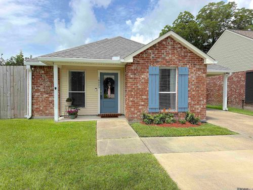 18005 Woodhaven Dr, Prairieville, LA, 70769 | Card Image