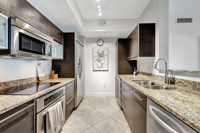 APT-504 - 550 Okeechobee Blvd, Condo with 2 bedrooms, 2 bathrooms and null parking in West Palm Beach FL | Image 6