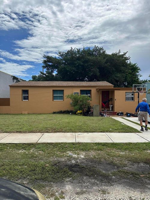 2114 Dewey St, Hollywood, FL, 33020-5939 | Card Image