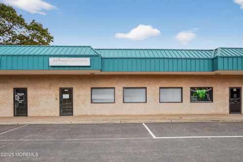 635 Palmer Ave, Hazlet Township, NJ, 07734-3286 | Card Image