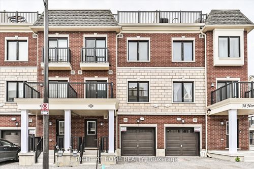 36 Nordic Lane, Whitchurch Stouffville, ON, L4A4W8 | Card Image