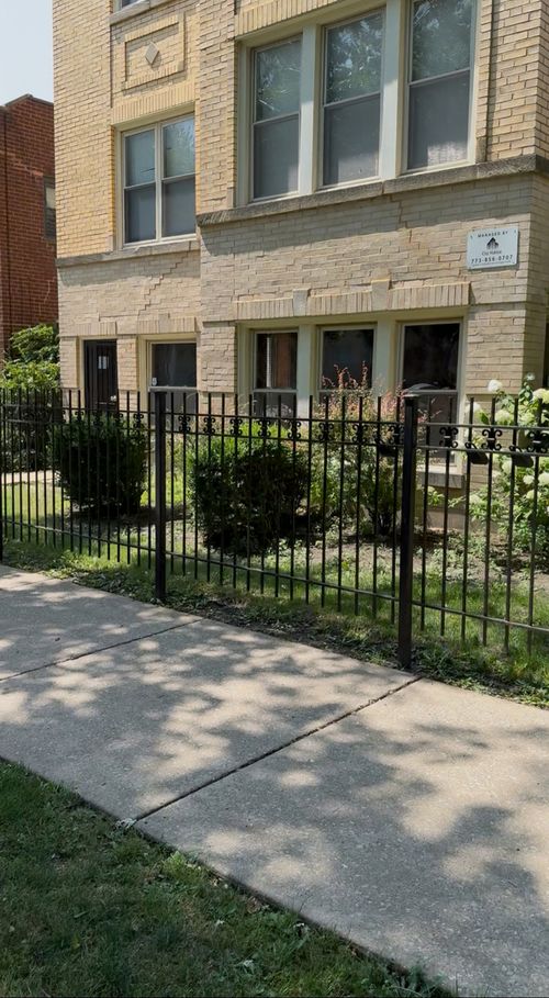 ge-4104 N Mozart St, Chicago, IL, 60618-2782 | Card Image