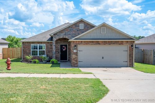 1330 Panther Ln, Sapulpa, OK, 74066-6633 | Card Image