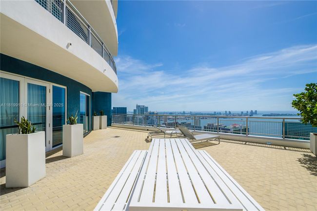 APT-4808 - 60 Sw 13 Th St, Condo with 1 bedrooms, 2 bathrooms and null parking in Miami FL | Image 16