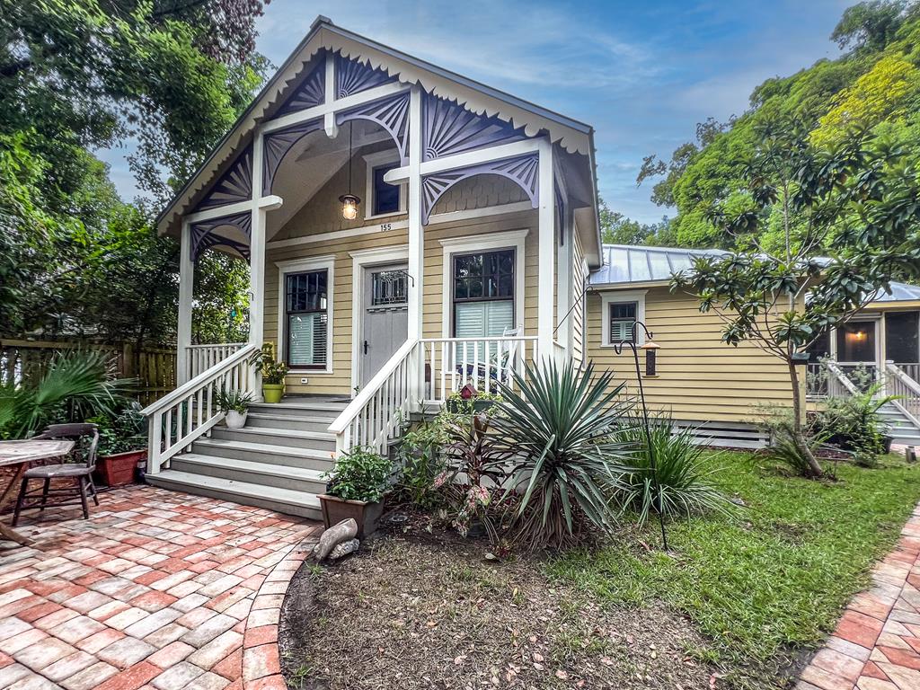 7th St, Apalachicola, FL 32320