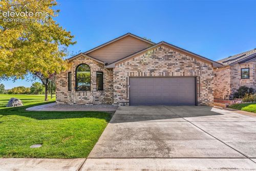 2 Country Club Vlg, Pueblo, CO, 81008-1634 | Card Image