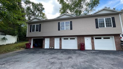 101-169 E Grand Ave, Johnson City, TN, 37601-5609 | Card Image