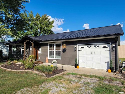 616 Seminary St, Flora, IL, 62839-1123 | Card Image