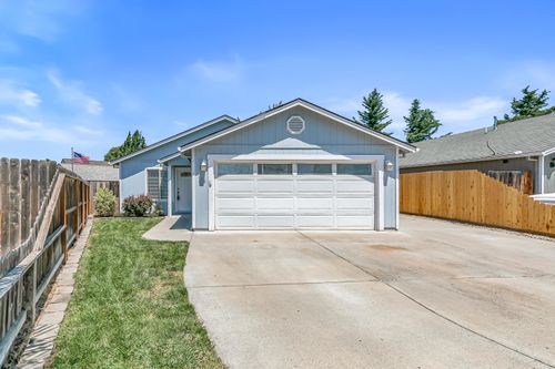 113 Horton Cir, Medford, OR, 97501-1367 | Card Image