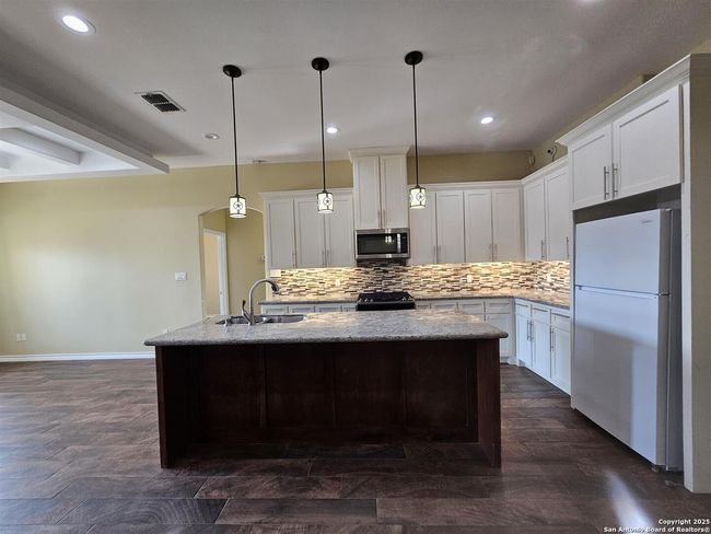 110 N Tejas Ave, House other with 3 bedrooms, 3 bathrooms and null parking in Encinal TX | Image 6