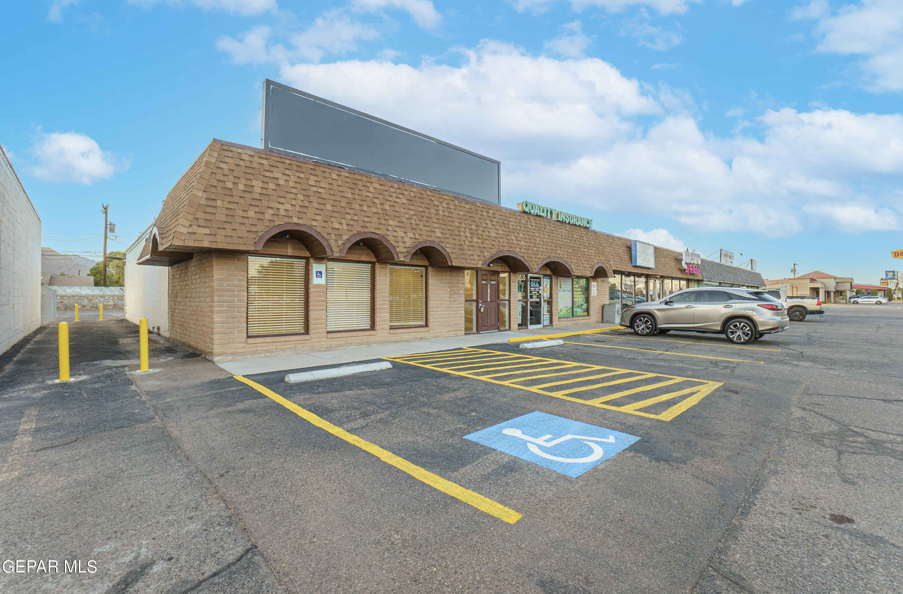 9533 Dyer St, El Paso, TX 79924