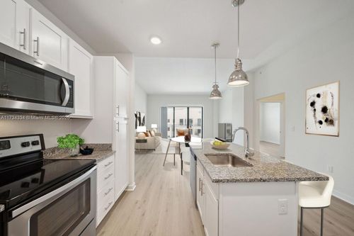 elite-3333 Central Gardens Cir, Palm Beach Gardens, FL, 33418-8702 | Card Image