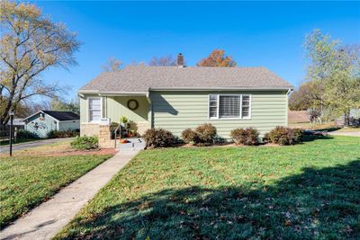 View of front of property featuring a front yard | Image 1