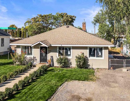 830 Idaho Ave, Filer, ID, 83328-5363 | Card Image