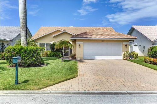 372 Fox Den Cir, NAPLES, FL, 34104-4905 | Card Image