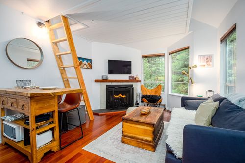 4-2247 Sapporo Drive, Whistler, BC, V8E0B5 | Card Image