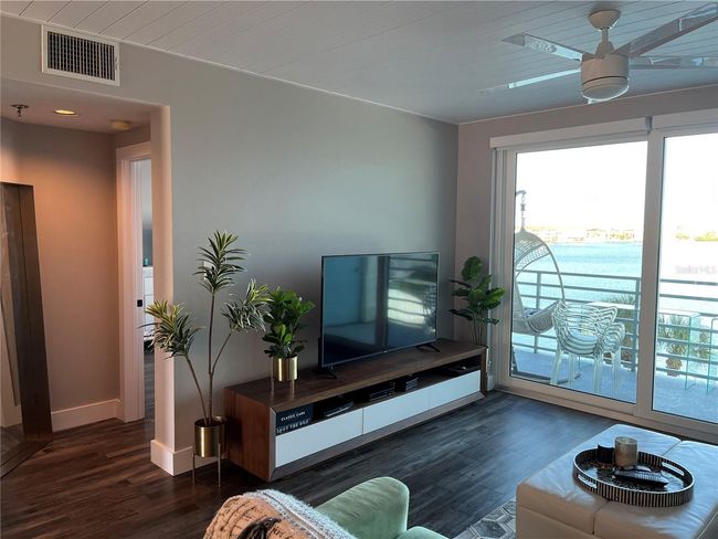 APT-305 - 7932 Sailboat Key Blvd S, Condo with 2 bedrooms, 2 bathrooms and null parking in SOUTH PASADENA FL | Image 11