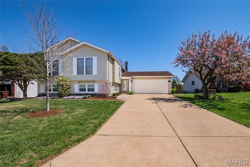 1607 Enwood Dr, Saint Peters, MO, 63376-4667 | Card Image