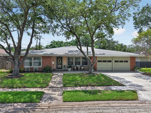 609 Peerman Pl, Corpus Christi, TX, 78411-2241 | Card Image