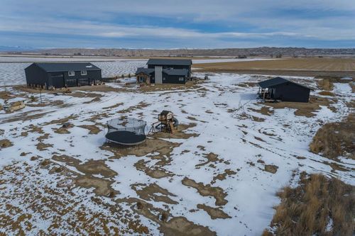 835 N Road 11, Worland, WY, 82401-9517 | Card Image