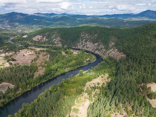 tl303-615 W Hawksdale Drive, Grants Pass, OR, 97526 | Card Image