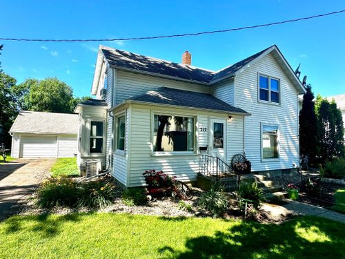 212 11th St, Heron Lake, MN, 56137-4018 | Card Image