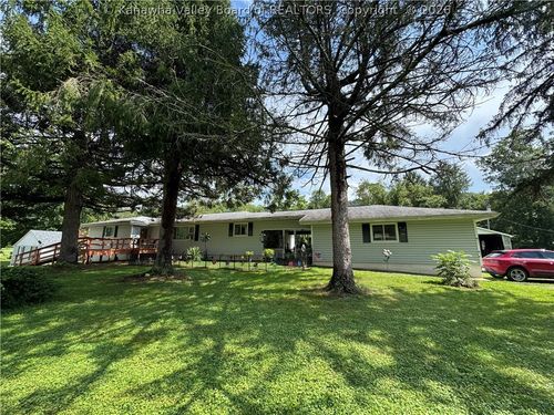 68 Skidmore Ln, Poca, WV, 25159-8928 | Card Image