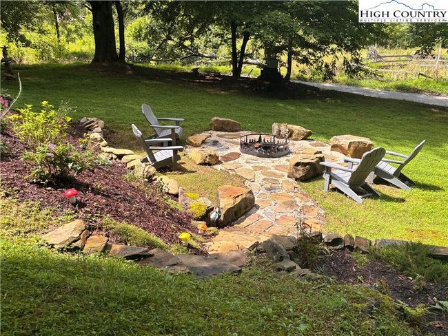 295 Jakes Mountain Rd, House other with 3 bedrooms, 2 bathrooms and null parking in Deep Gap NC | Image 18
