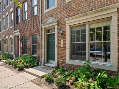 516 Graten Street, Condo with 2 bedrooms, 1 bathrooms and null parking in Birmingham MI | Image 2