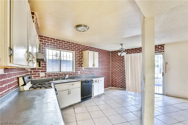 6489 Bugbee Ave, House other with 3 bedrooms, 2 bathrooms and null parking in Las Vegas NV | Image 6