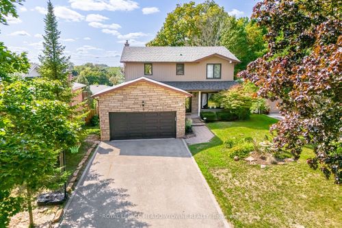 6 Hollis Cres, Holland Landing, ON, L9N1E7 | Card Image