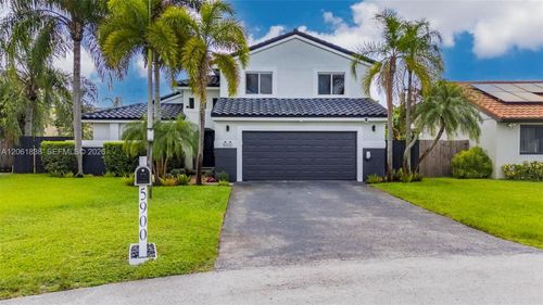 5900 York Ln, Davie, FL, 33331-2586 | Card Image