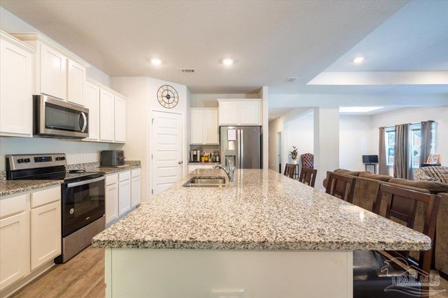 8177 Majestic Cypress Dr, House other with 4 bedrooms, 4 bathrooms and 4 parking in Milton FL | Image 13