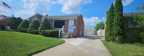 32200 Grandview Ave, Westland, MI, 48186-8961 | Card Image