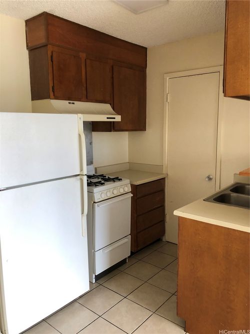 310-2875 S King St, Honolulu, HI, 96826-3508 | Card Image