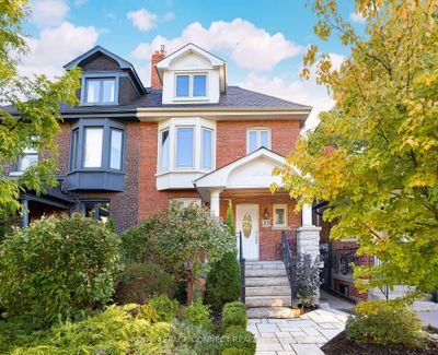 33 Beatrice St, House attached with 4 bedrooms, 3 bathrooms and 4 parking in Toronto ON | Image 1