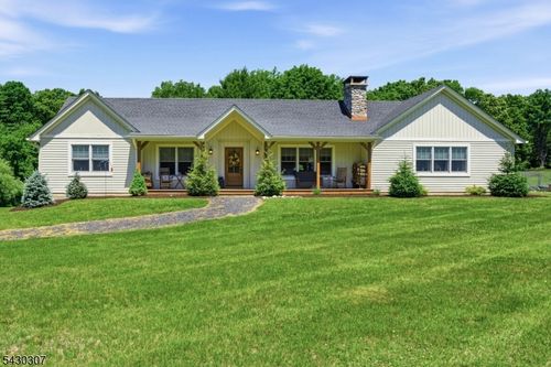8 Strong Ln, Sandyston, NJ, 07827-5005 | Card Image