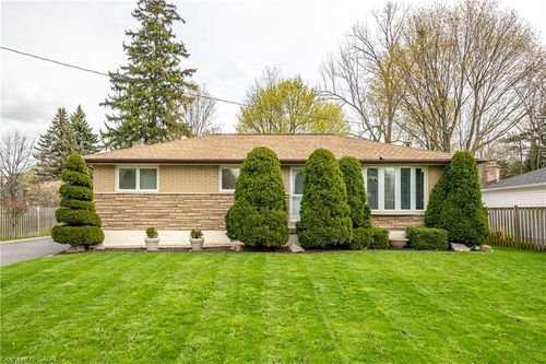 169 Seminole Road, Ancaster, ON, L9G1Y7 | Card Image