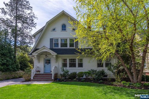 34 Oakwood Ave, Montclair, NJ, 07043-1917 | Card Image