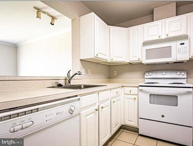 APT-309 - 23 Pierside Dr, Condo with 1 bedrooms, 1 bathrooms and null parking in BALTIMORE MD | Image 10