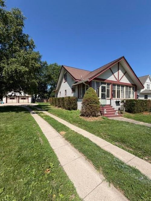 3194 Main St, Marlette, MI, 48453-1244 | Card Image