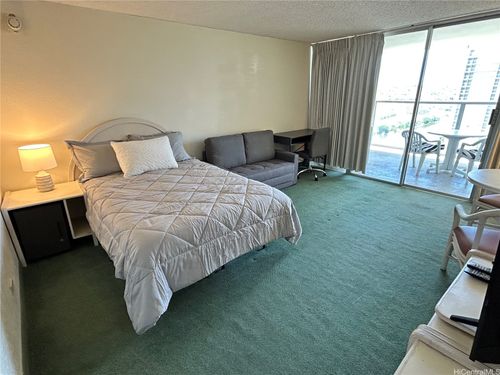 apt-2011-445 Seaside Ave, Honolulu, HI, 96815-5527 | Card Image
