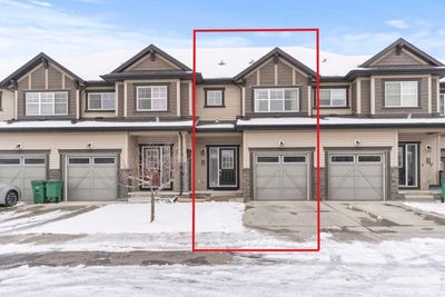 230 Hillcrest Sq Sw, Townhouse with 3 bedrooms, 2 bathrooms and 2 parking in Airdrie AB | Image 2