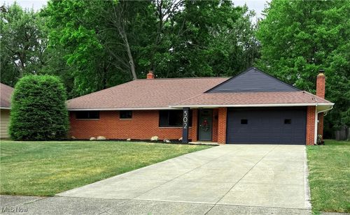 502 Jeannette Dr, Richmond Heights, OH, 44143-2626 | Card Image