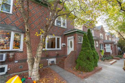 7926 69th Road, House other with 4 bedrooms, 2 bathrooms and null parking in Middle Village NY | Image 1