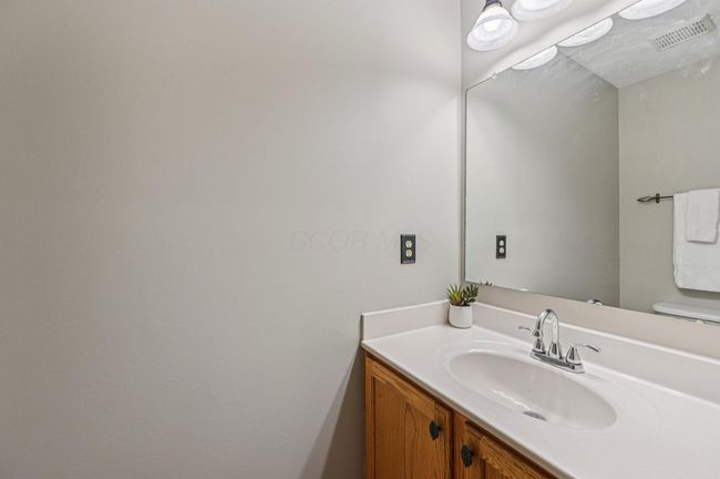 1016 Pebble Brook Dr, House other with 4 bedrooms, 3 bathrooms and null parking in Columbus OH | Image 15