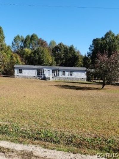 View of front of house with a front lawn | Image 1