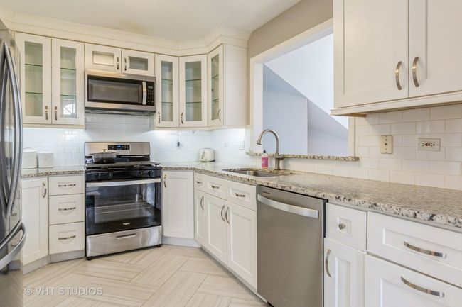 1245 - 1245 Rhodes Ln, Condo with 2 bedrooms, 1 bathrooms and 1 parking in Naperville IL | Image 6