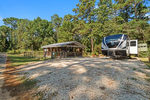 384 Phillips Rd, Onalaska, TX, 77360-6040 | Card Image